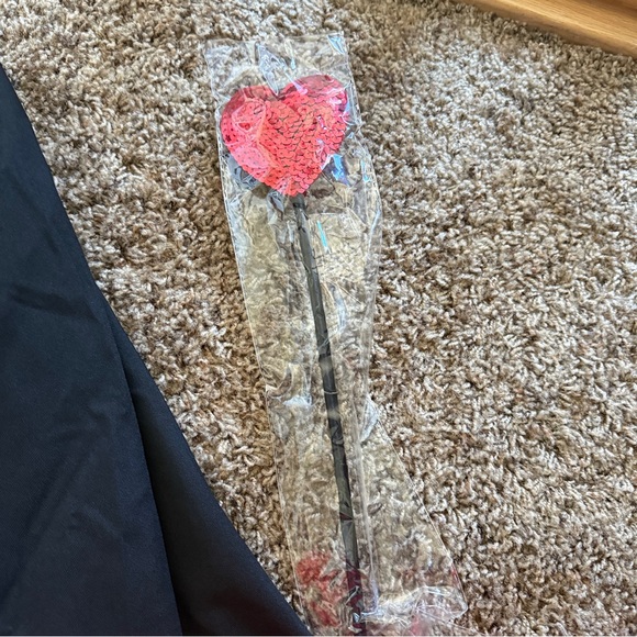 Queen of Hearts Costume - Picture 3 of 16